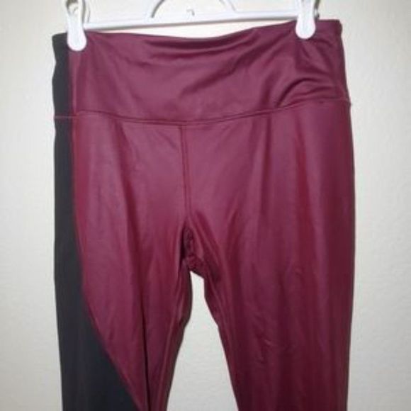 Victoria secret work out Capri leggings - Picture 3 of 13